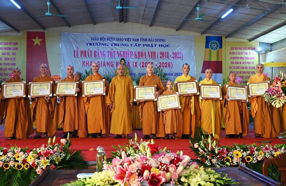 Hải Dương: Trường Trung cấp Phật học tổ chức lễ phát bằng tốt nghiệp khóa VIII (2018-2022) ảnh 14
