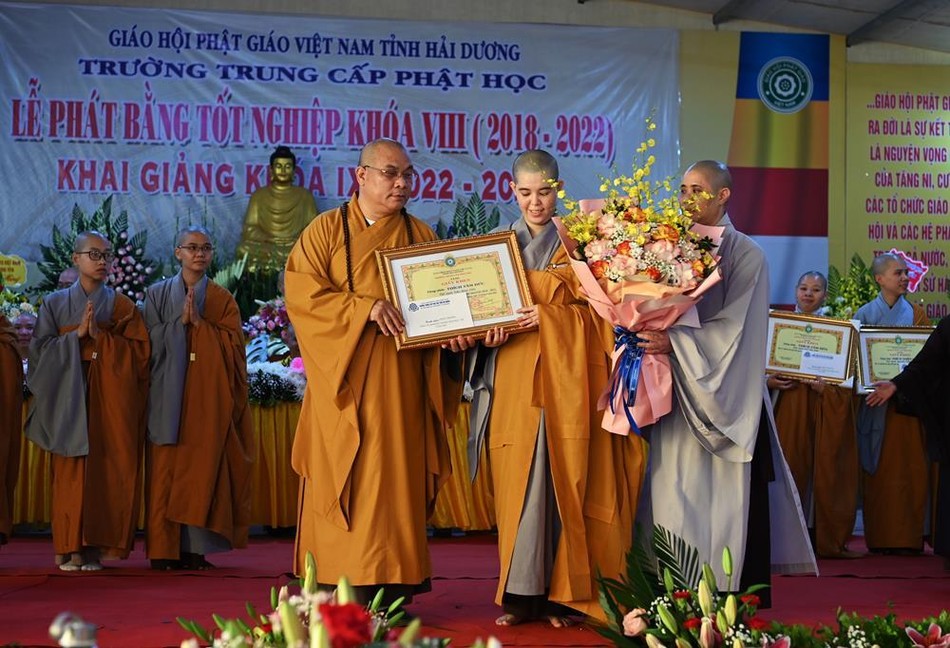 Hải Dương: Trường Trung cấp Phật học tổ chức lễ phát bằng tốt nghiệp khóa VIII (2018-2022) ảnh 15