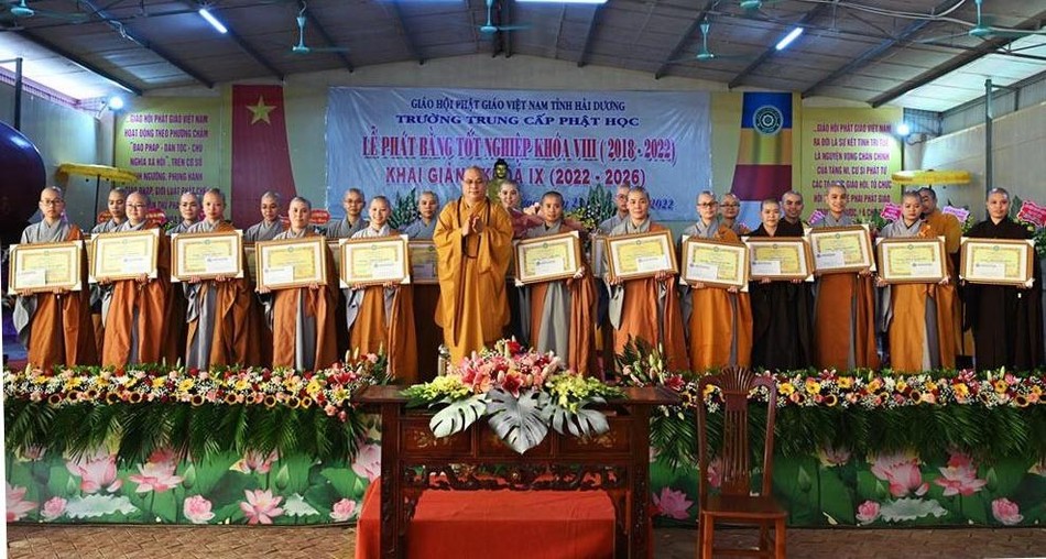 Hải Dương: Trường Trung cấp Phật học tổ chức lễ phát bằng tốt nghiệp khóa VIII (2018-2022) ảnh 16